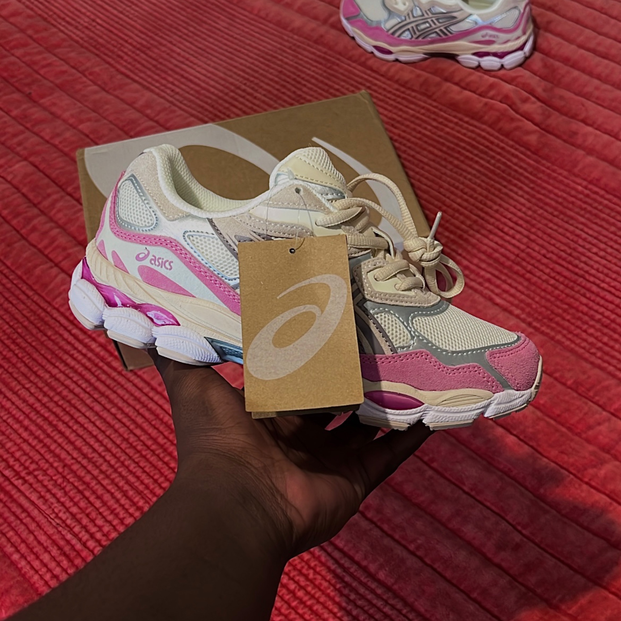 ASICS Gel NYC Cream Pink disponibles chez Plug In Process