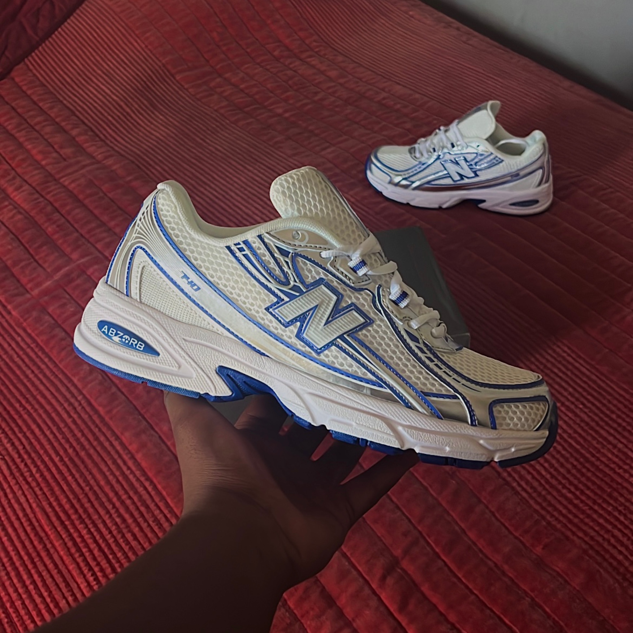 NEW BALANCE 740 Ice Blue disponibles chez Plug In Process